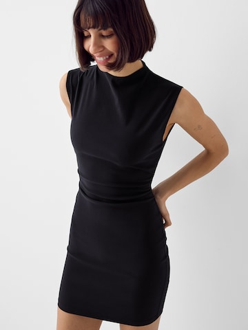 Rochie de la Bershka pe negru