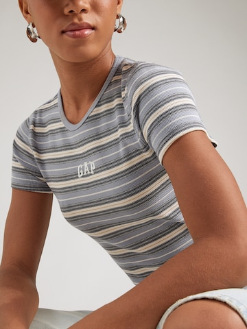 Tricou de la GAP pe albastru