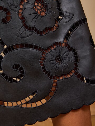 Jupe love & roses en noir