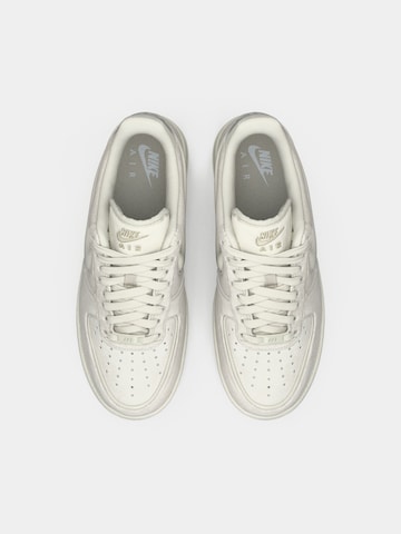 Sneaker bassa 'Air Force 1 '07' di Nike Sportswear in beige