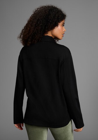 KangaROOS Between-Season Jacket in Black