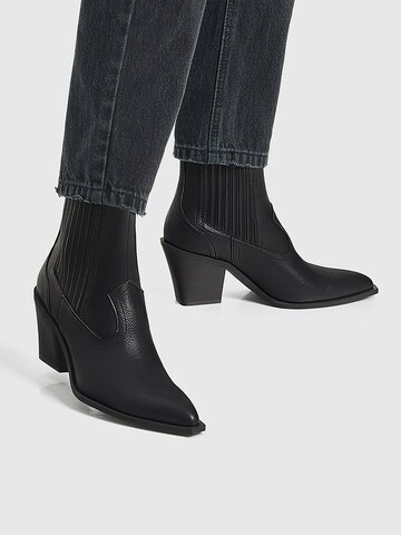 Pull&Bear Cowboy boot in Black