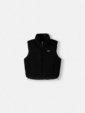 Bershka Liivi värissä musta