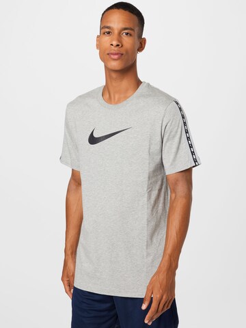 Nike SportswearMajica - siva boja: prednji dio