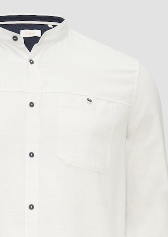 Coupe regular Chemise s.Oliver en blanc
