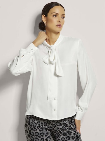MADELEINE Blouse in Wit: voorkant