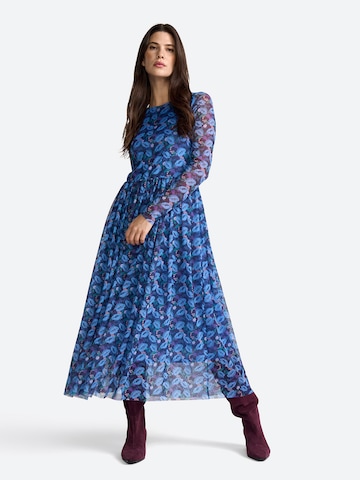 Rochie de la Rich & Royal pe albastru: față