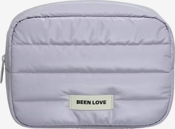 MEVYRA Toiletry Bag in Purple: front