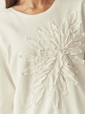 TATUUM Sweatshirt i vit