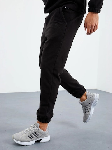 Tommy Life Sweat suit in Black