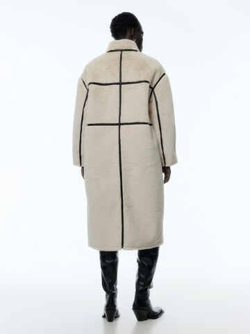 Cappotto invernale 'Momoko' di EDITED in beige