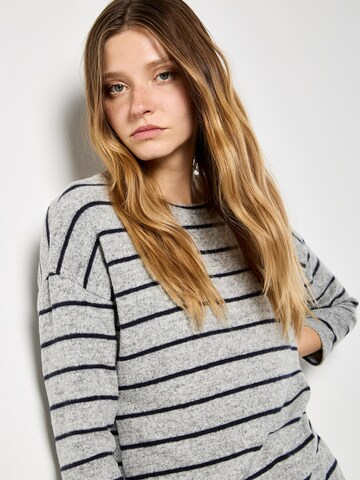 T-shirt Apricot en gris