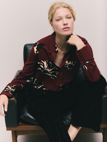 Next Pluus, värv punane