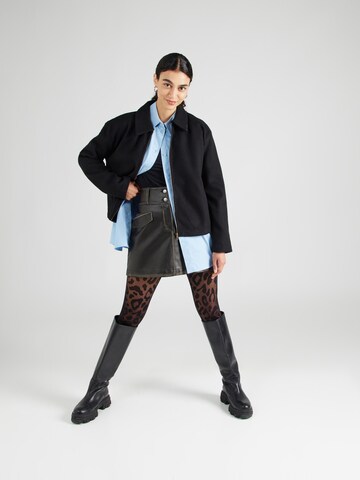 JDY Jacke in Schwarz
