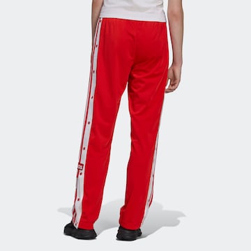 Loosefit Pantalon ADIDAS ORIGINALS en rouge