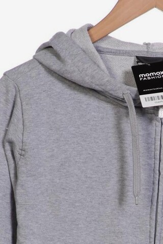 Reebok Sweatshirt & Zip-Up Hoodie in M in Grey