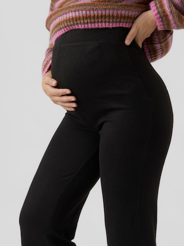Vero Moda Maternity - Acampanado Pantalón 'Ella' en negro