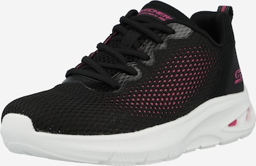 Baskets basses SKECHERS en noir : devant