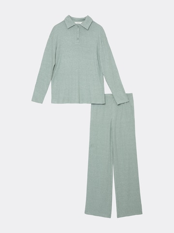 ARUELLE Pyjama in Grün