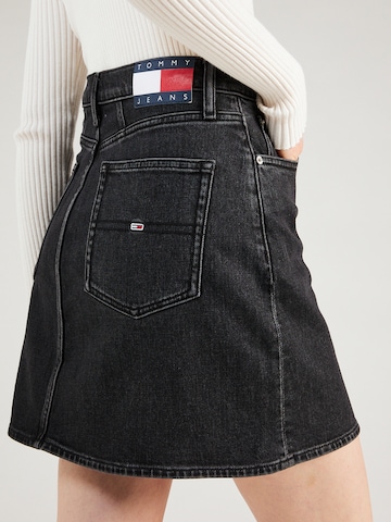 Tommy Jeans Sukně – černá