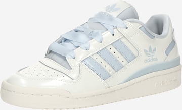 ADIDAS ORIGINALS Matalavartiset tennarit 'FORUM' värissä valkoinen: etupuoli