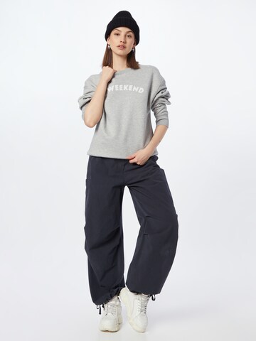 Les Petits Basics Sweatshirt 'Le Weekend' i grå