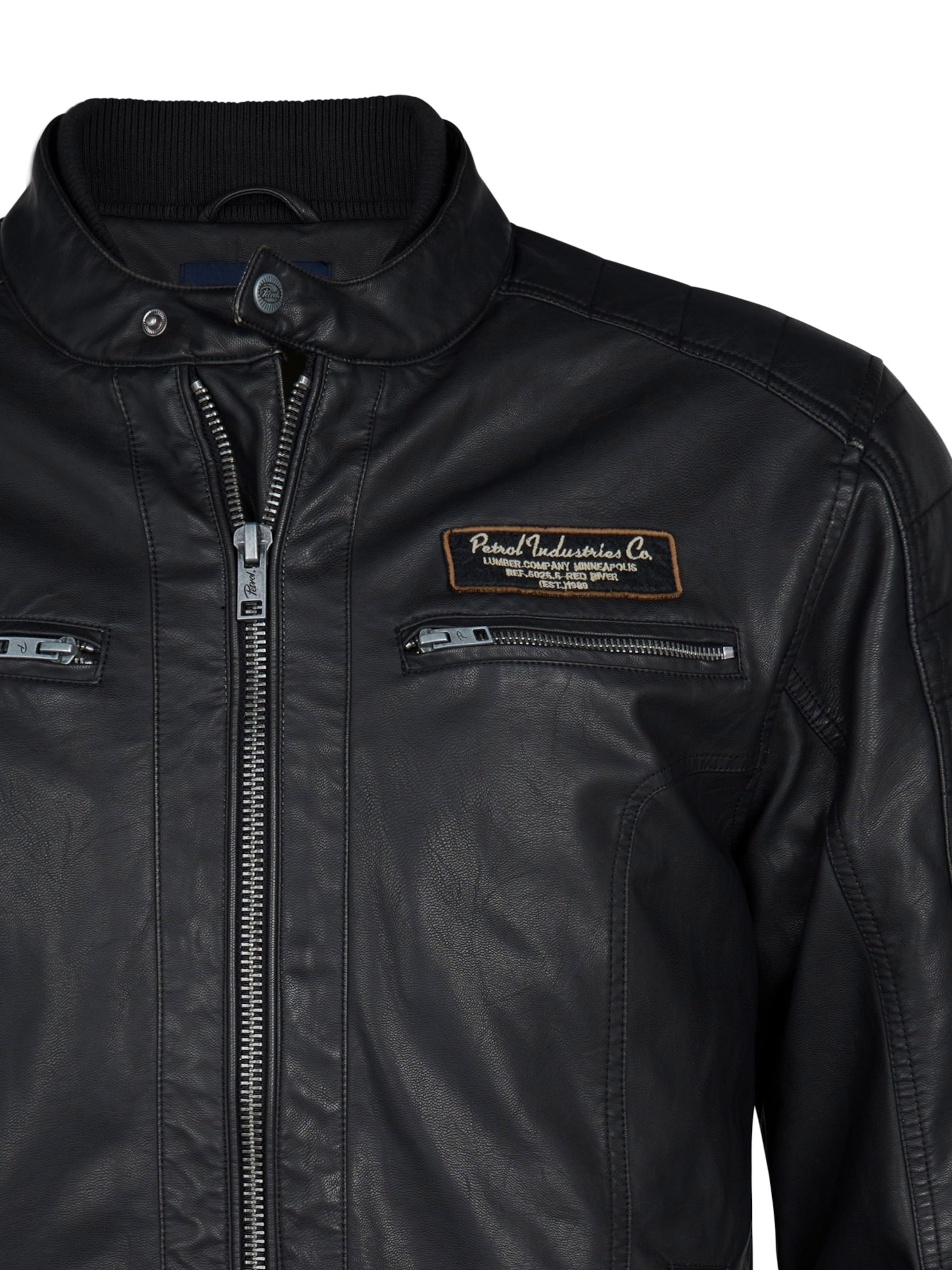 Petrol Industries - Chaqueta de entretiempo en negro