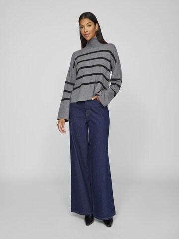 VILA Sweater in Grey