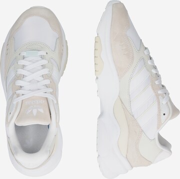 Baskets basses 'Retropy F90' ADIDAS ORIGINALS en blanc