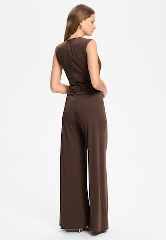 SWING Jumpsuit in Braun