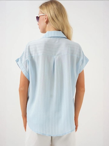 Bigdart Blouse in Blue