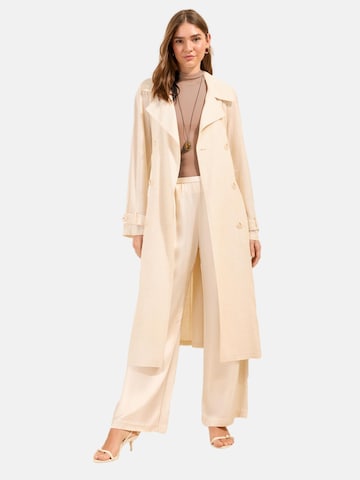 Cappotto estivo di Friends Like These in beige: frontale