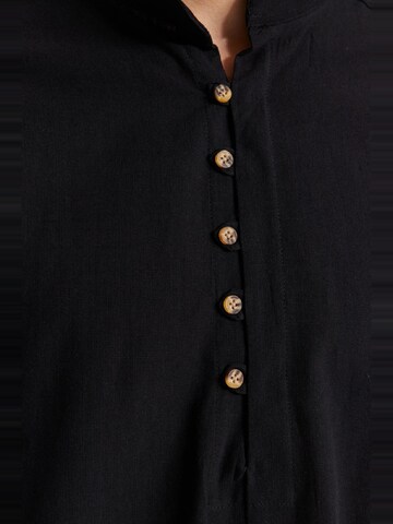 Trendyol - Ajuste estrecho Camisa en negro