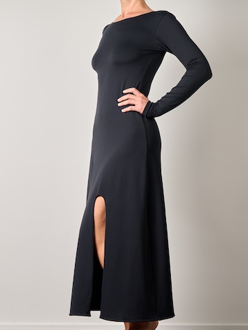 inna Kleid 'Feminine' in Grau: Vorderseite