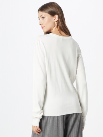 Pullover 'Tana' di Peppercorn in bianco