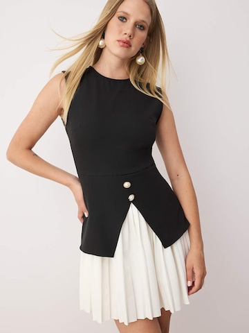 Trendyol Dress in Black: front