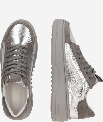 Sneaker bassa 'TURN' di Kennel & Schmenger in argento
