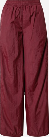 Loosefit Pantalon 'Premium Essentials' ADIDAS ORIGINALS en rouge : devant
