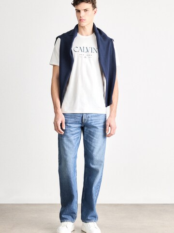 Regular T-Shirt Calvin Klein en blanc