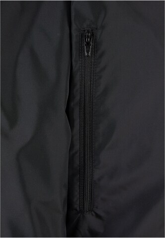 Urban Classics Übergangsjacke in Schwarz