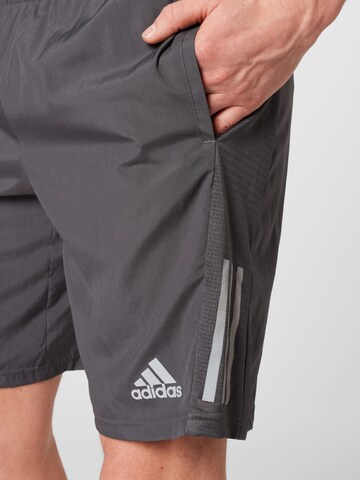 Regular Pantalon de sport 'Own the Run' ADIDAS SPORTSWEAR en gris