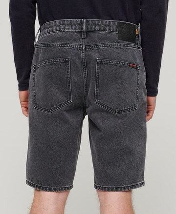 Superdry Regular Jeans in Grau