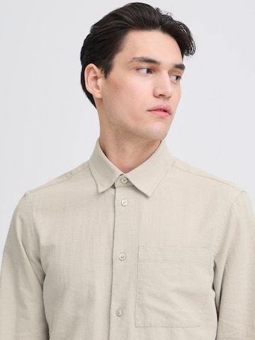 Coupe regular Chemise ' CFAaberg ' Casual Friday en beige