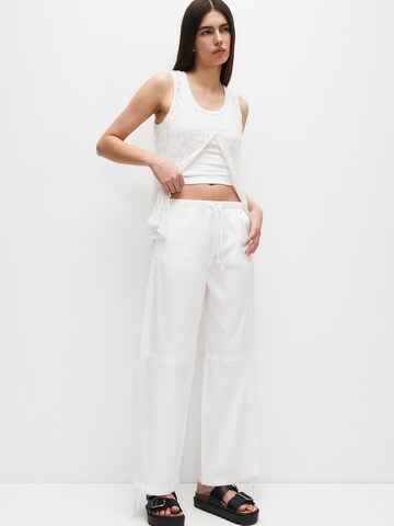Pull&Bear Loosefit Bukser i hvid