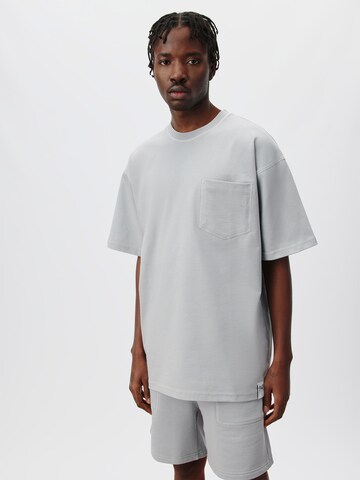 ABOUT YOU x Kingsley Coman Bluser & t-shirts 'Elia' i grå: forside