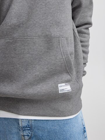 !Solid Sweatshirt 'Lenz' in Grijs