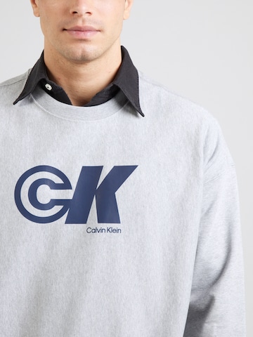Sweat-shirt Calvin Klein Jeans en gris