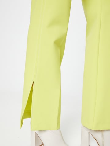 Regular Pantaloni cu dungă de la River Island pe galben