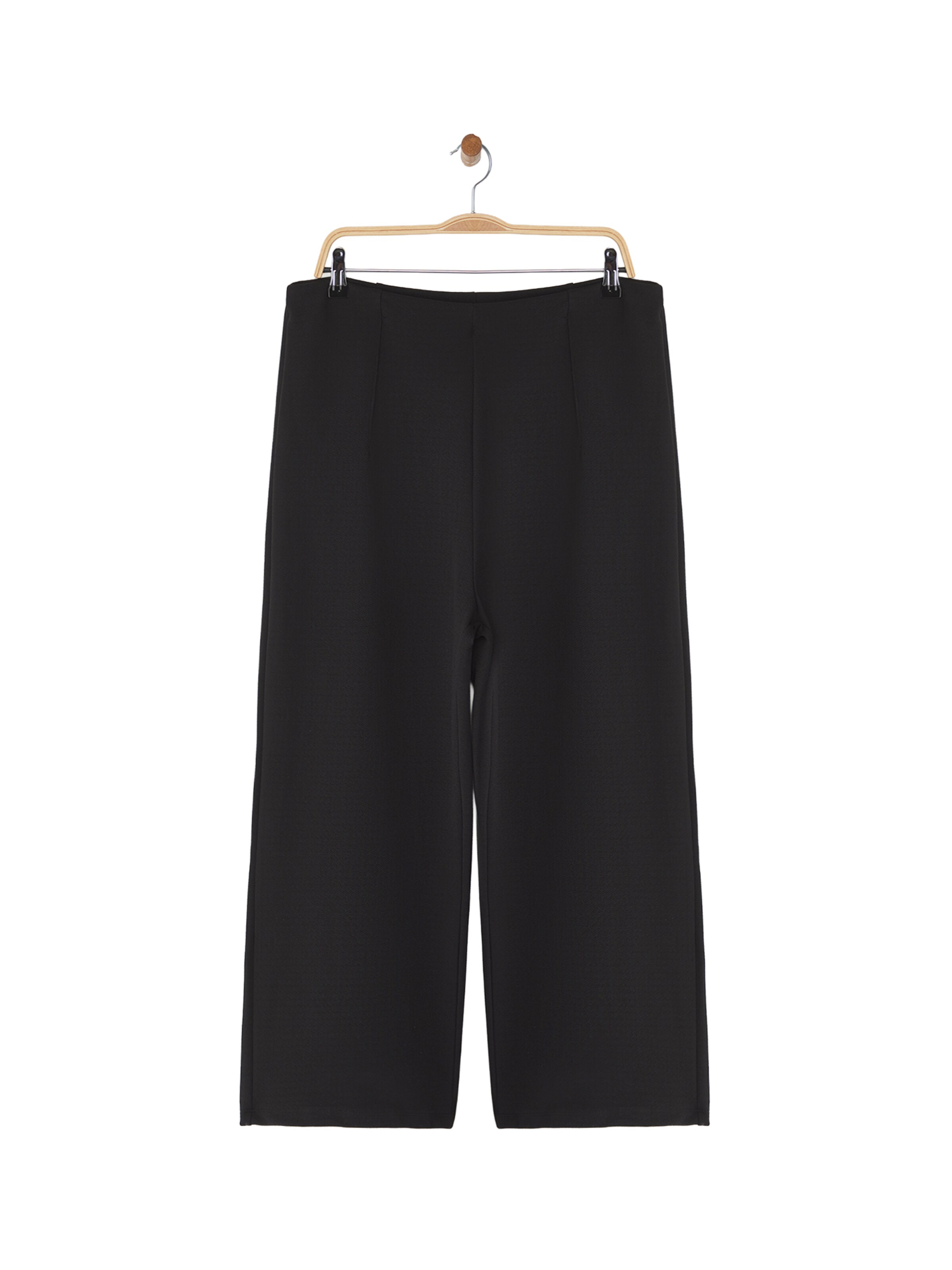 Trendyol Curve - Pierna ancha Pantalón plisado en negro: frente