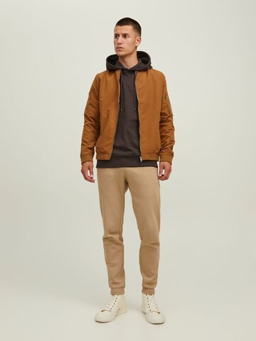 JACK & JONES Regular fit Tussenjas in Bruin